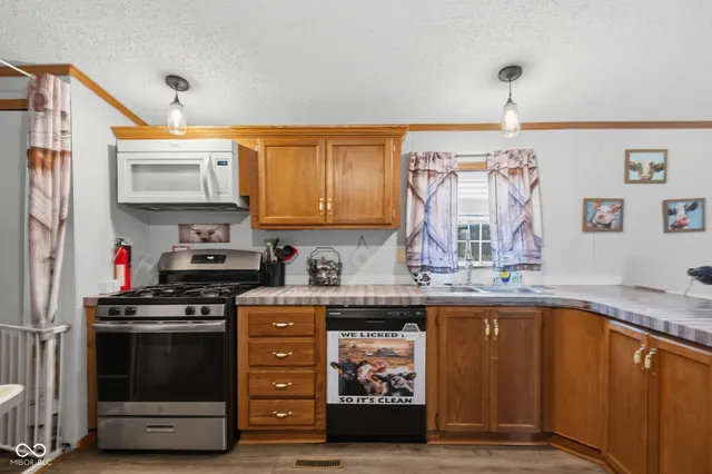 $179,900 | 4687 Breckenridge Drive, Columbus, IN 47203