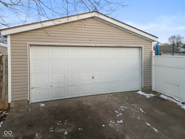 $179,900 | 4687 Breckenridge Drive, Columbus, IN 47203