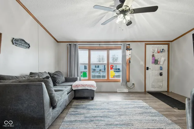 $179,900 | 4687 Breckenridge Drive, Columbus, IN 47203