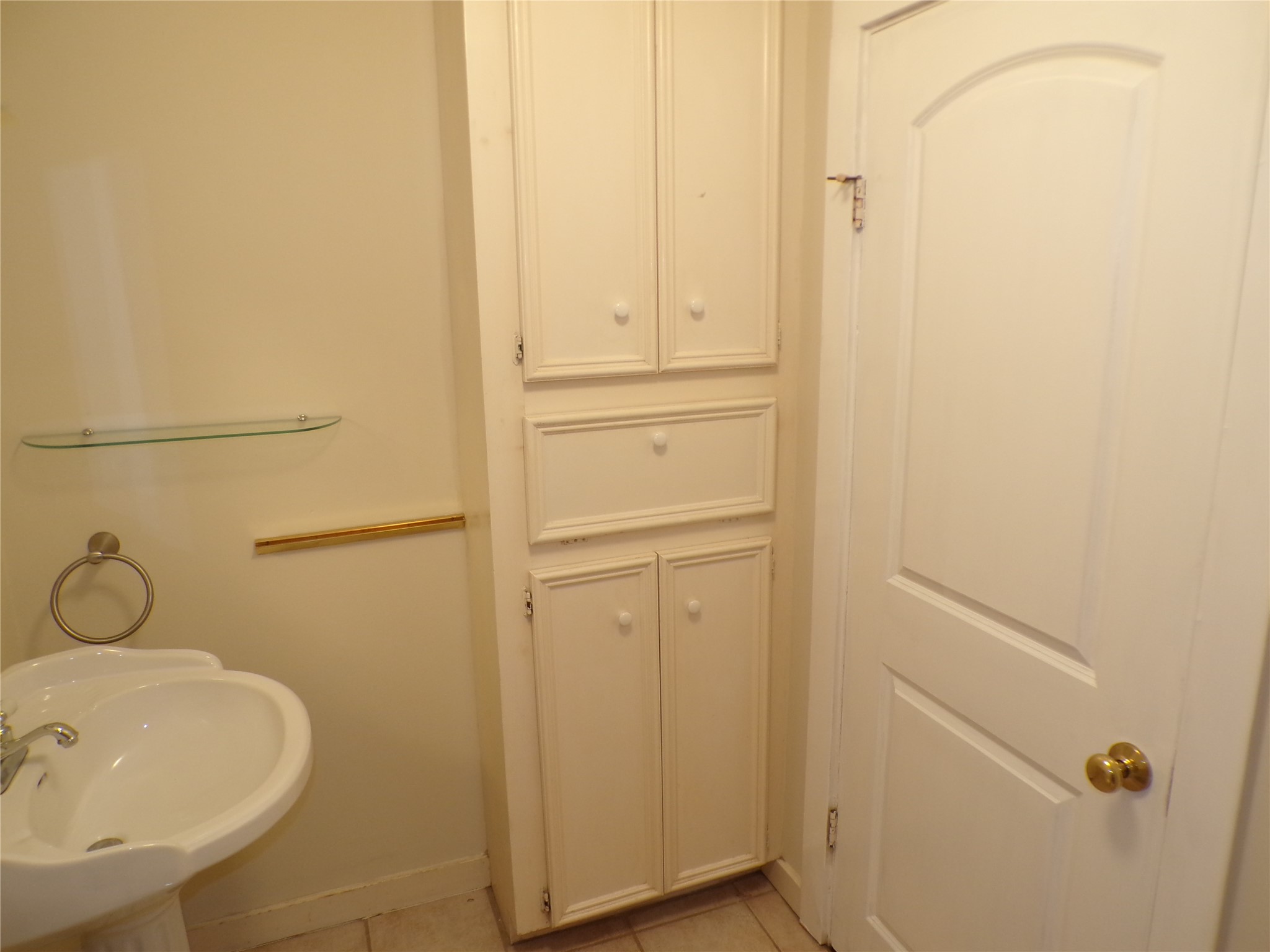 3416 Morrison Street, Unit 9 Houston, TX 77009 - Photo 28 of 38 Bathroom entrance etc.