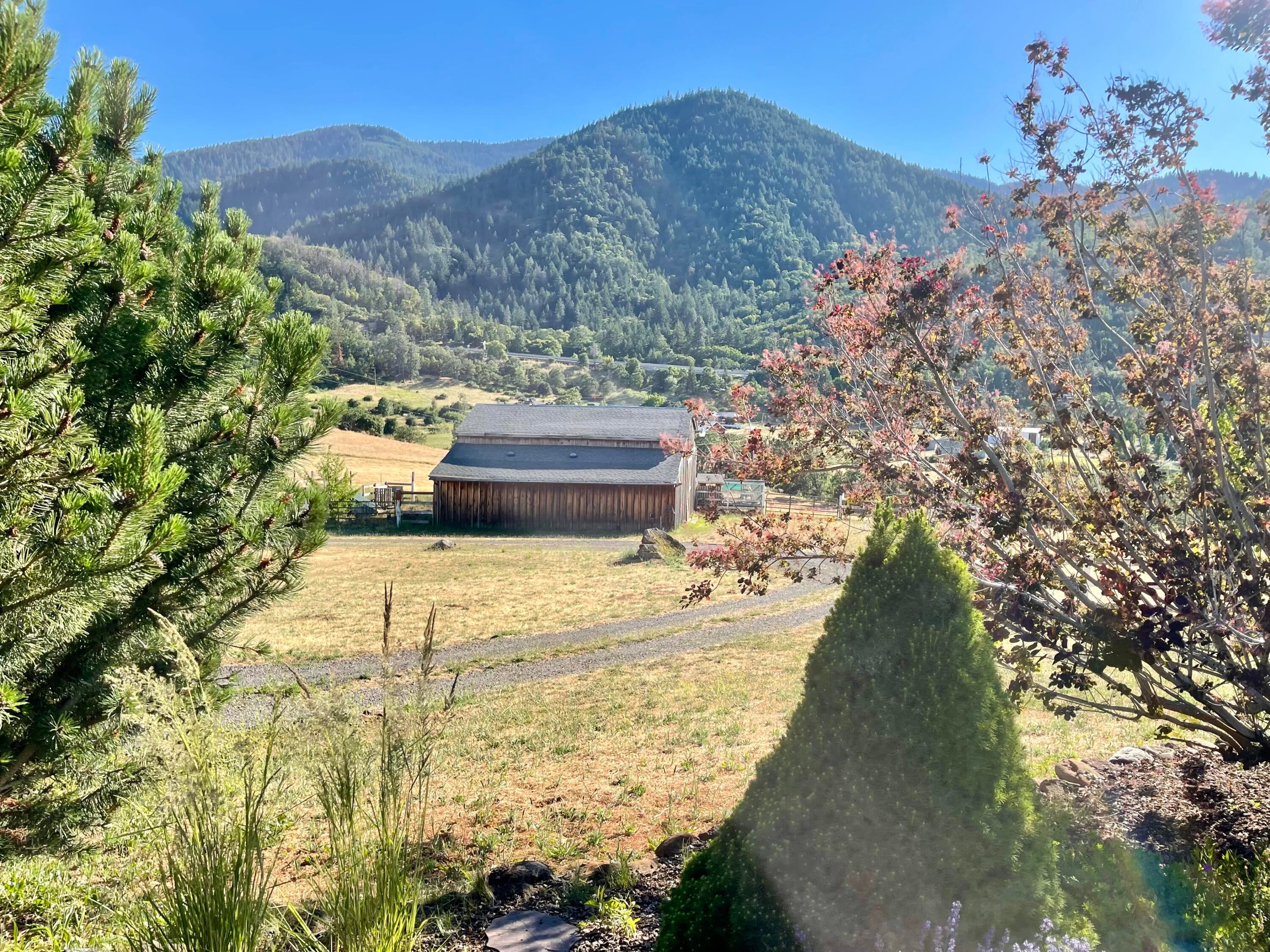 1275 Neil Creek Road Ashland, OR 97520 - Photo 38 of 52 Barn