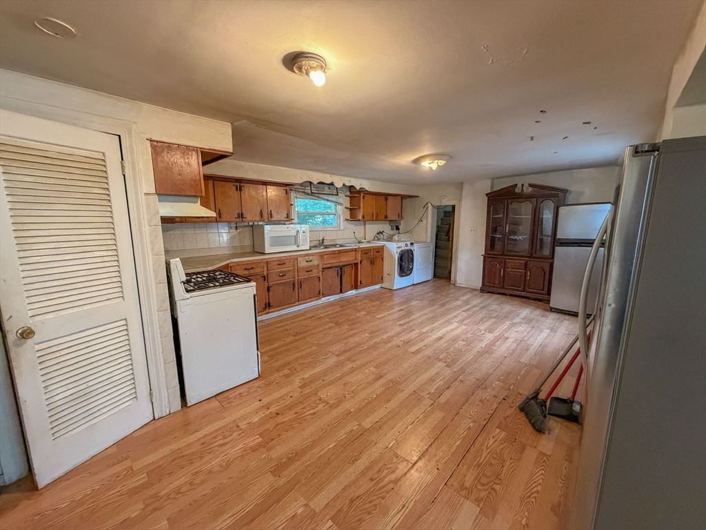 32 Oliver Street Lowell, MA 01854 - Photo 3 of 13