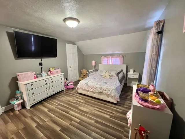 $314,900 | 37 Chesterfield Avenue, Springfield, MA 01118