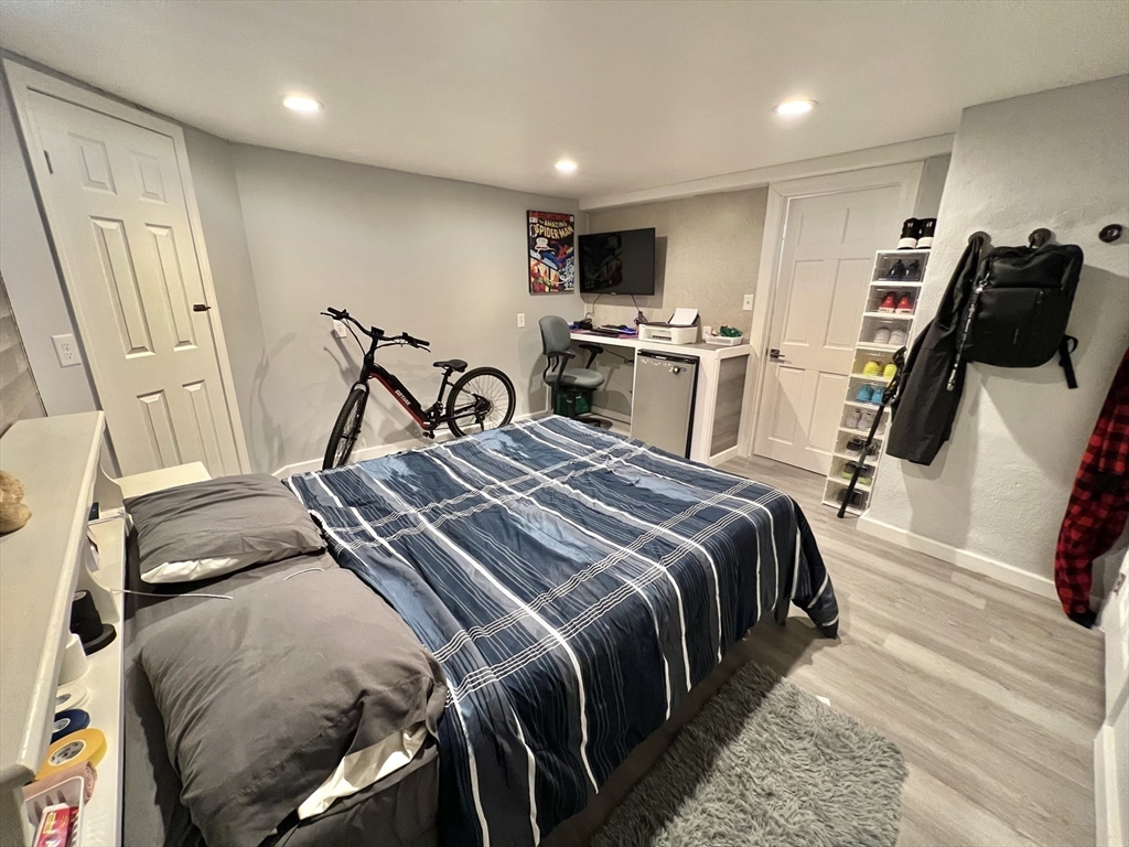 37 Chesterfield Avenue Springfield, MA 01118 - Photo 19 of 36