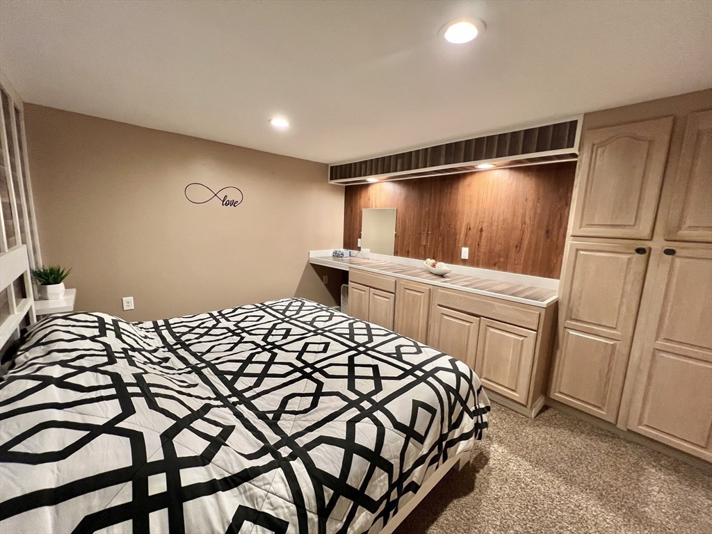 37 Chesterfield Avenue Springfield, MA 01118 - Photo 21 of 36