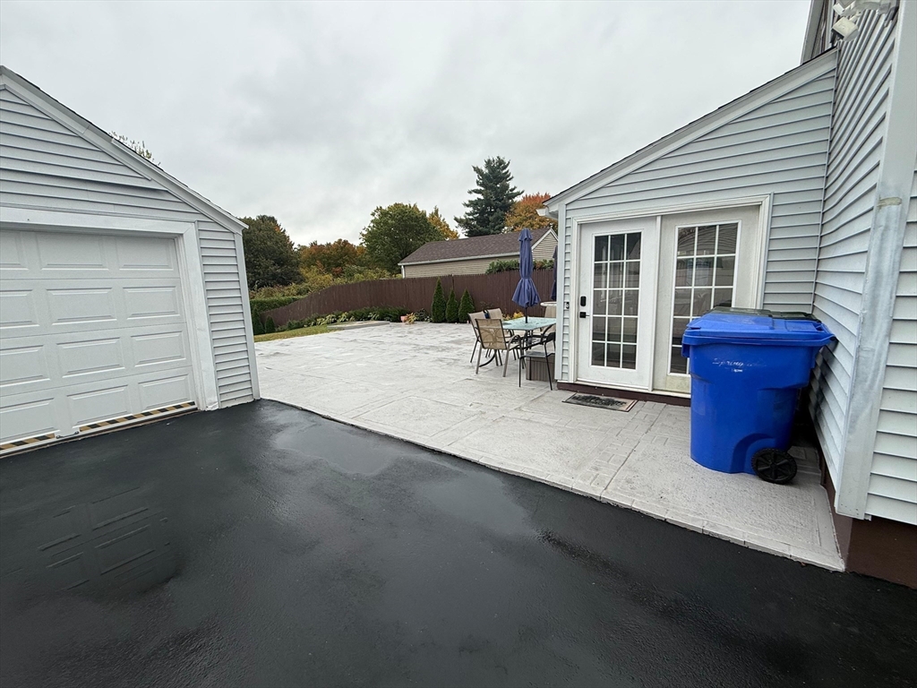 37 Chesterfield Avenue Springfield, MA 01118 - Photo 28 of 36