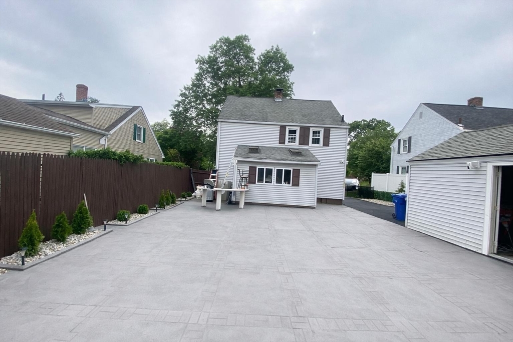 37 Chesterfield Avenue Springfield, MA 01118 - Photo 31 of 36