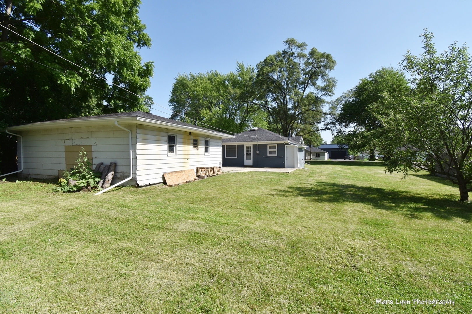 2413 Pecan Street Joliet, IL 60435 - Photo 14 of 14 a front view of house with yard and green space