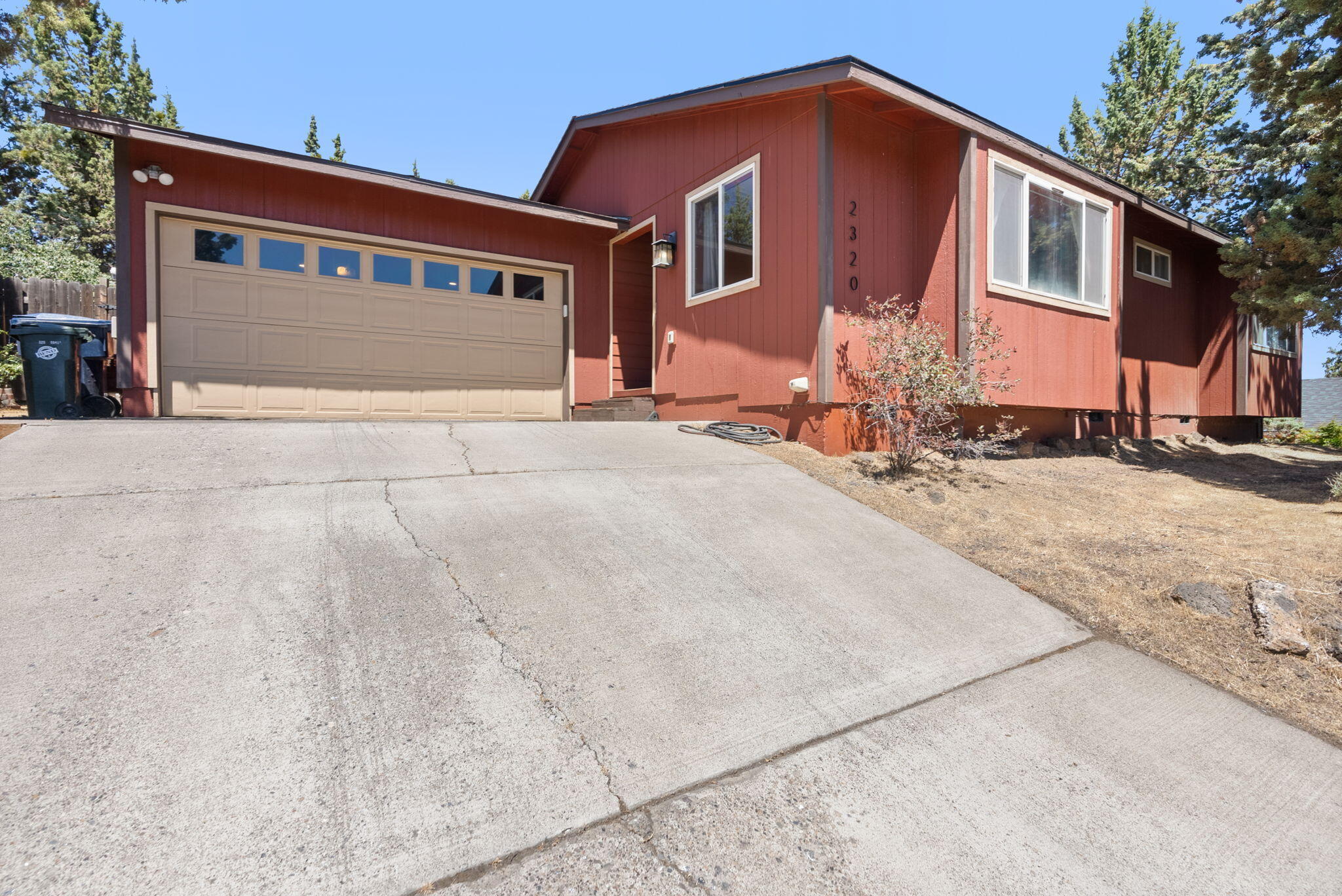 2320 Northeast Wells Acres Road Bend, OR 97701 - Photo 3 of 36 3-web-or-mls-Riley Visuals-3