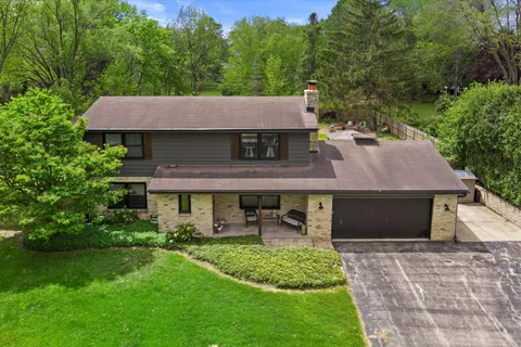$515,000 | 5521 South New Berlin Road, Hales Corners, WI 53130