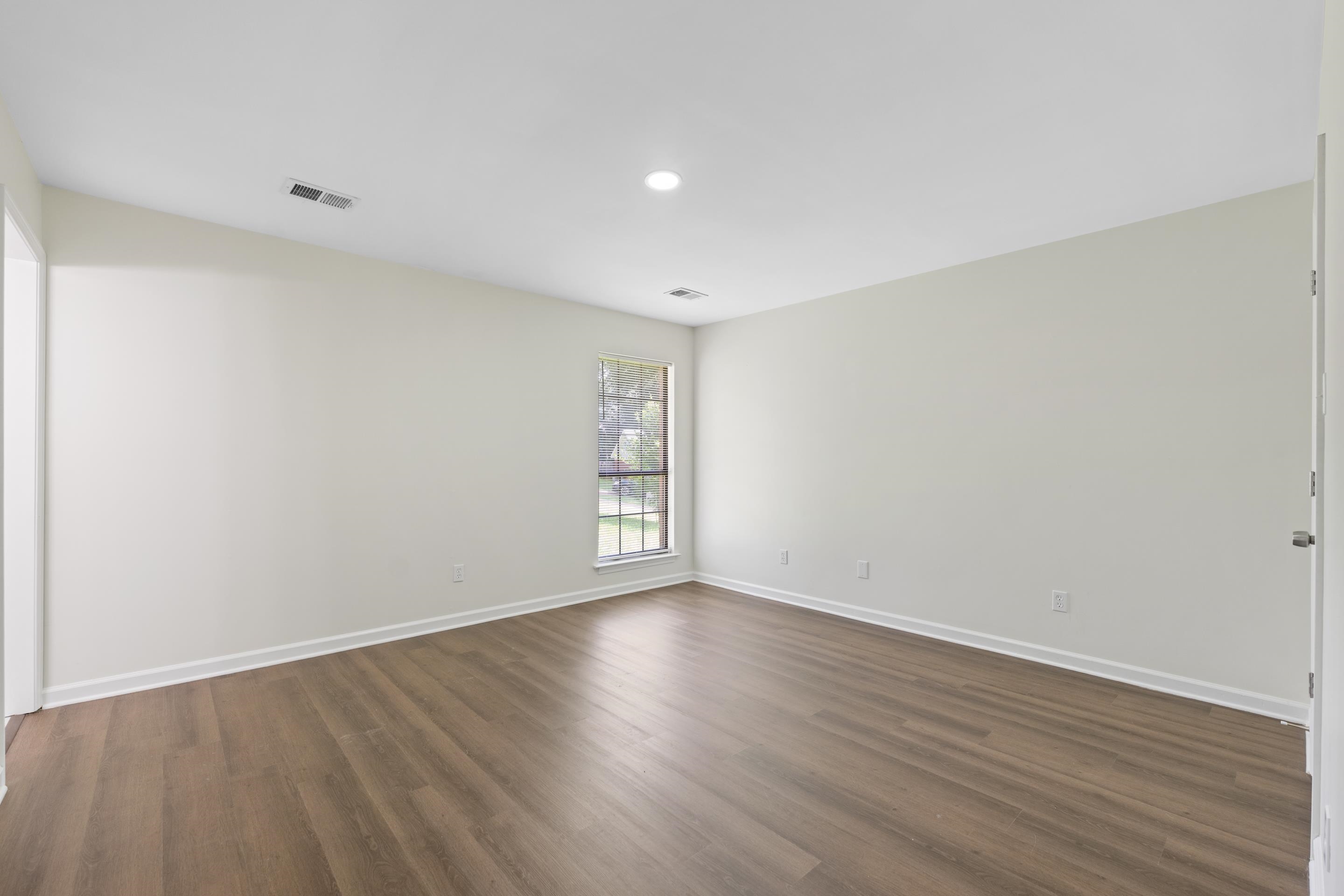 6400 Saginaw Road Memphis, TN 38134 - Photo 11 of 27 View of the primary bedroom unfurnished.