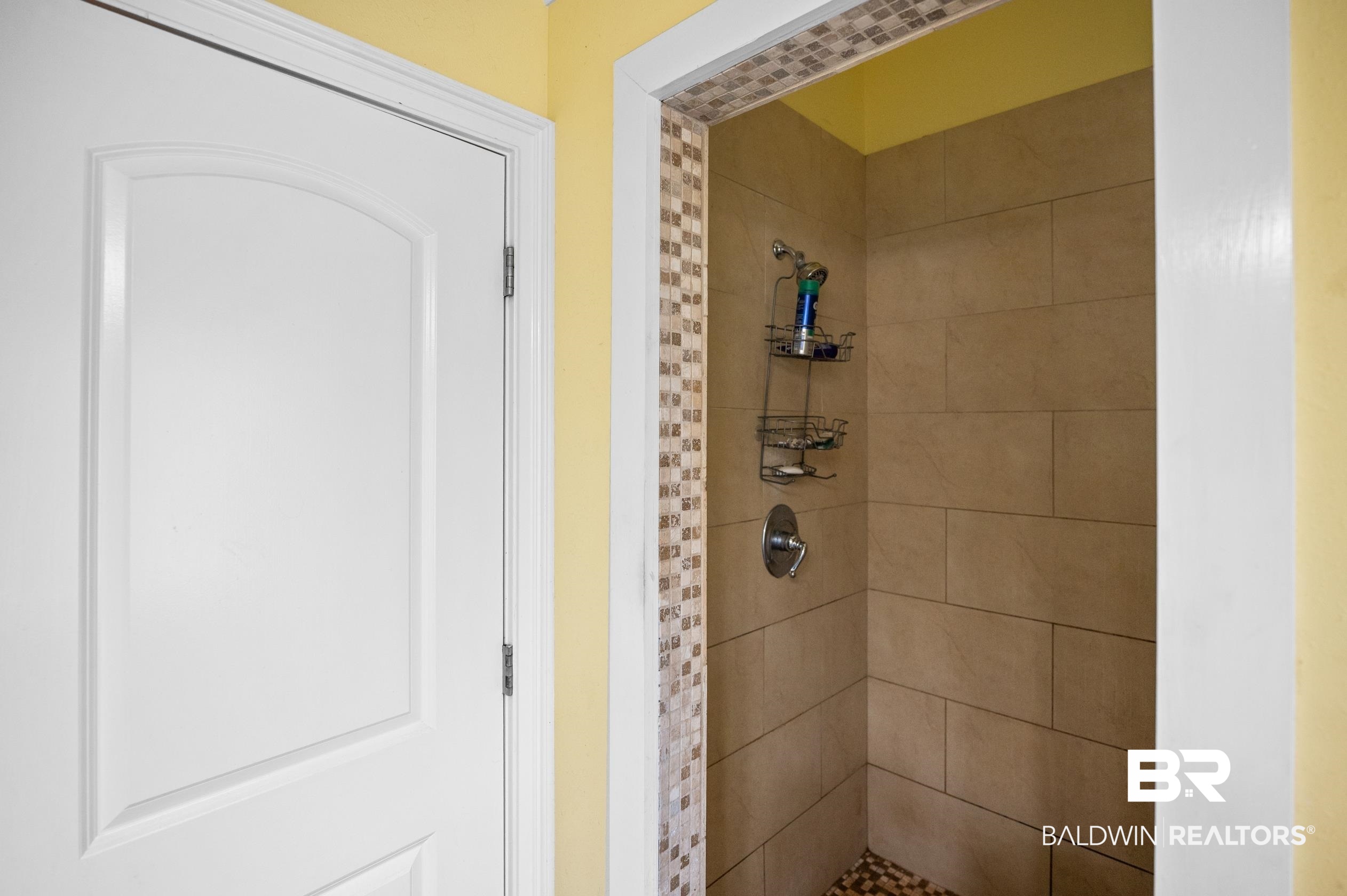 13358 County Road 91 Elberta, AL 36530 - Photo 21 of 47 Bathroom featuring a tile shower