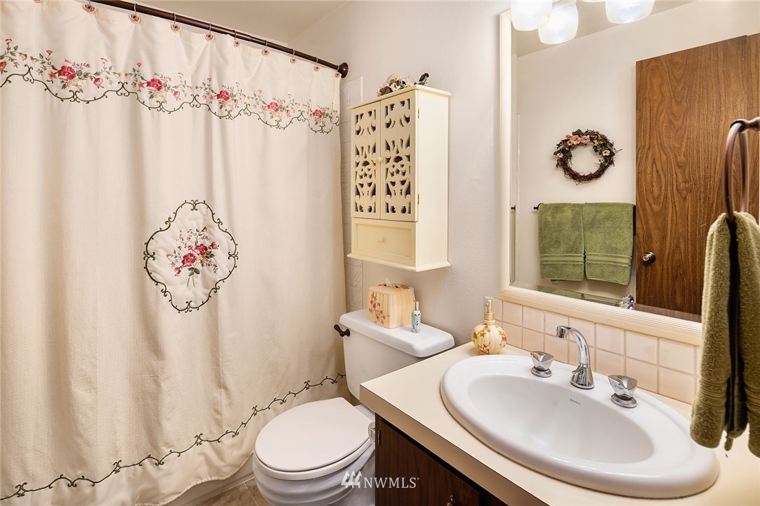 4342 Northeast 22nd Court Renton, WA 98059 - Photo 12 of 19