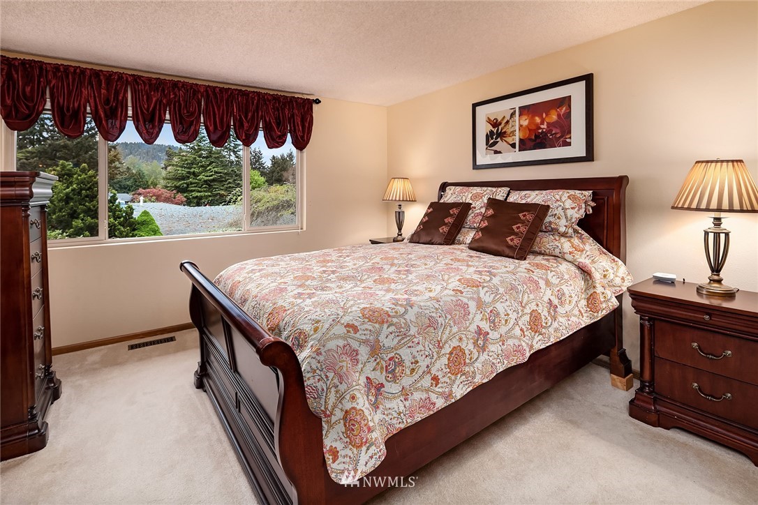 4342 Northeast 22nd Court Renton, WA 98059 - Photo 13 of 19