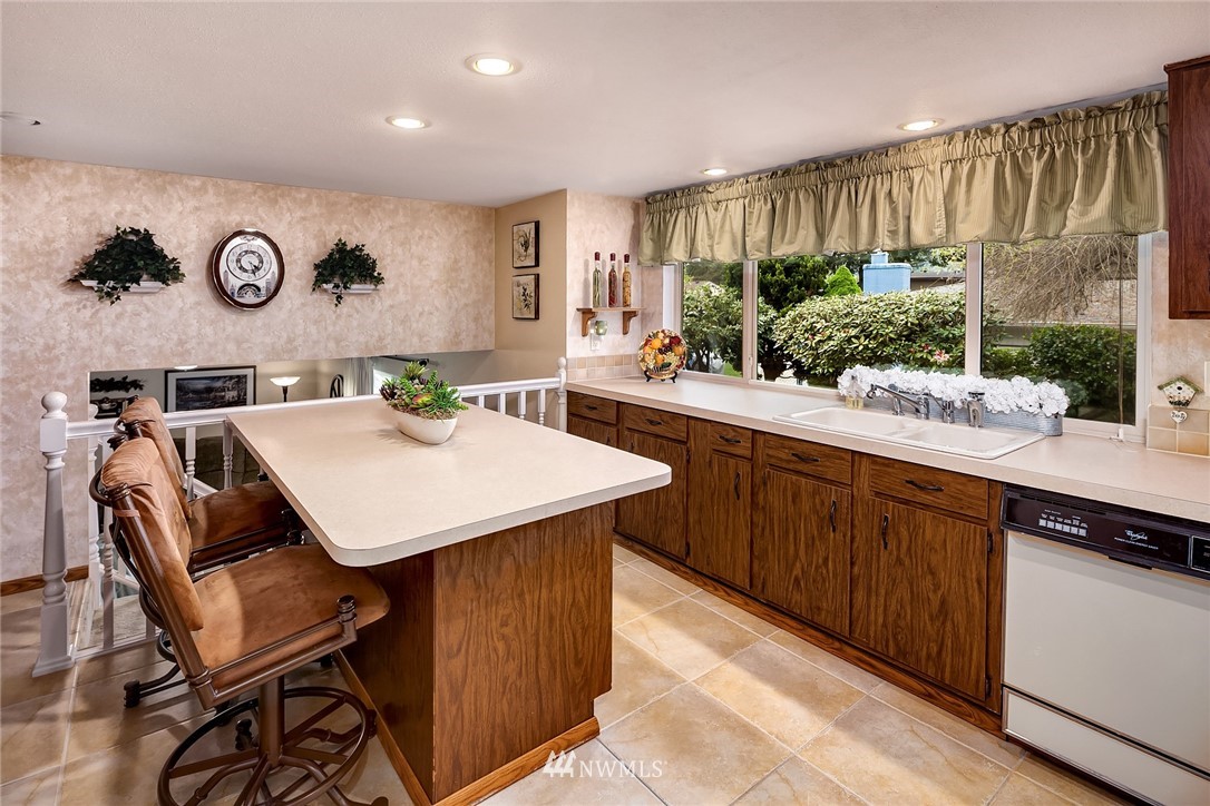 4342 Northeast 22nd Court Renton, WA 98059 - Photo 6 of 19