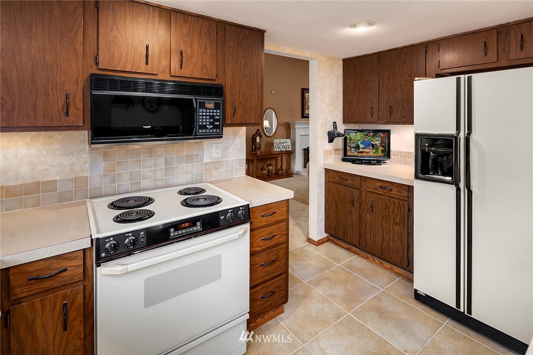 4342 Northeast 22nd Court Renton, WA 98059 - Photo 7 of 19