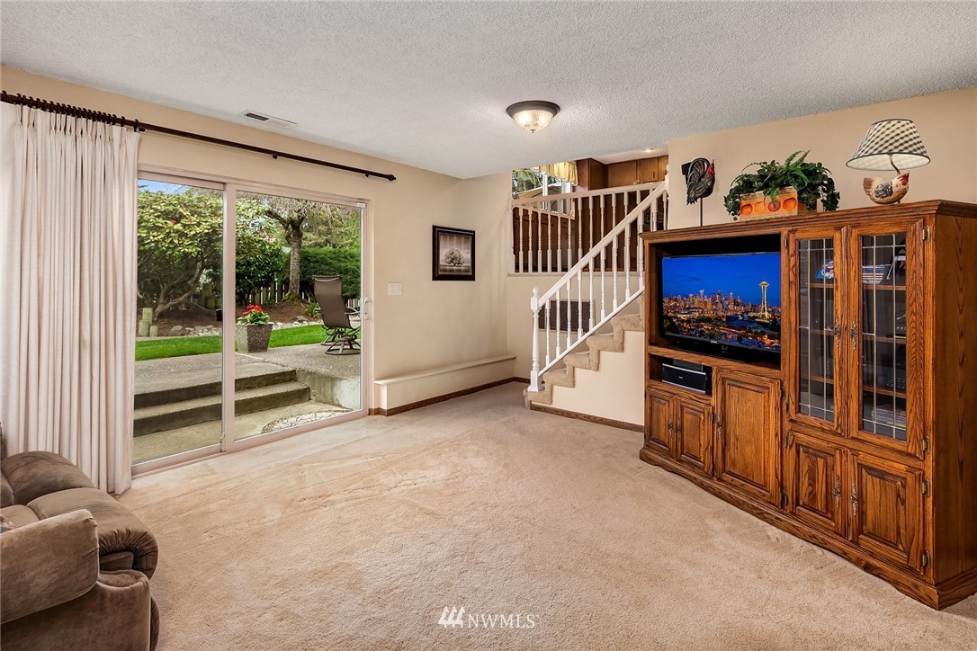4342 Northeast 22nd Court Renton, WA 98059 - Photo 9 of 19