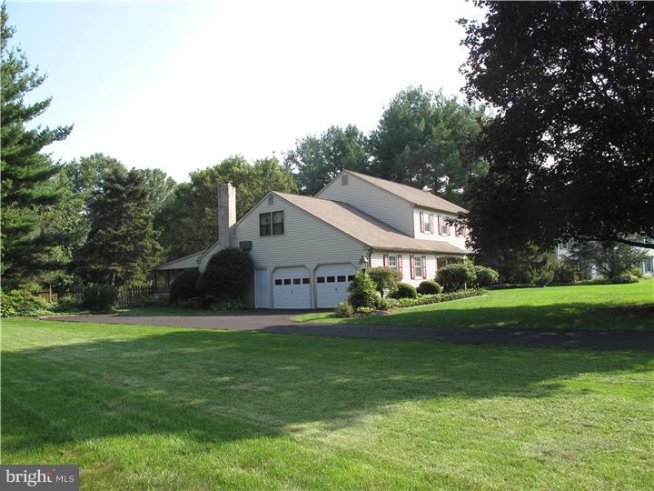 20 Countryside Drive Doylestown, PA 18901 - Photo 16 of 16 Side Yard