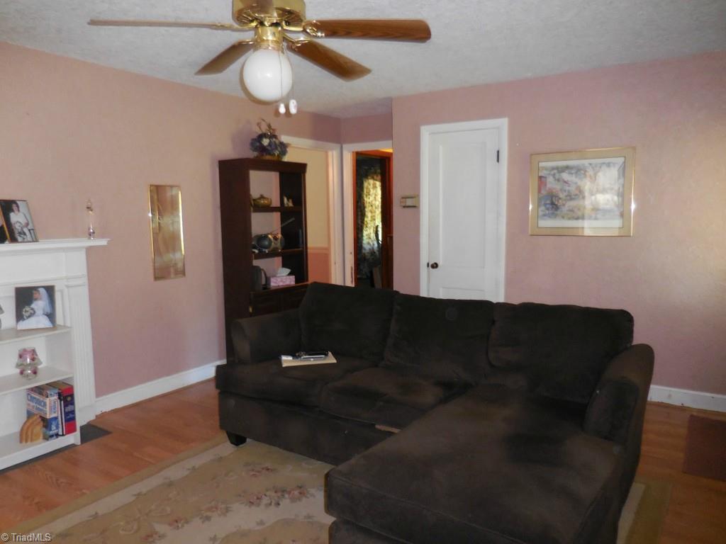 2003 Hickswood Road High Point, NC 27265 - Photo 5 of 11