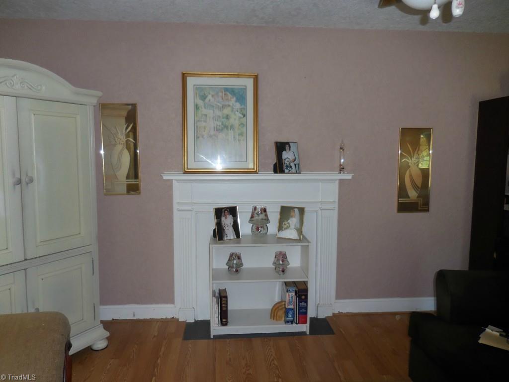 2003 Hickswood Road High Point, NC 27265 - Photo 6 of 11