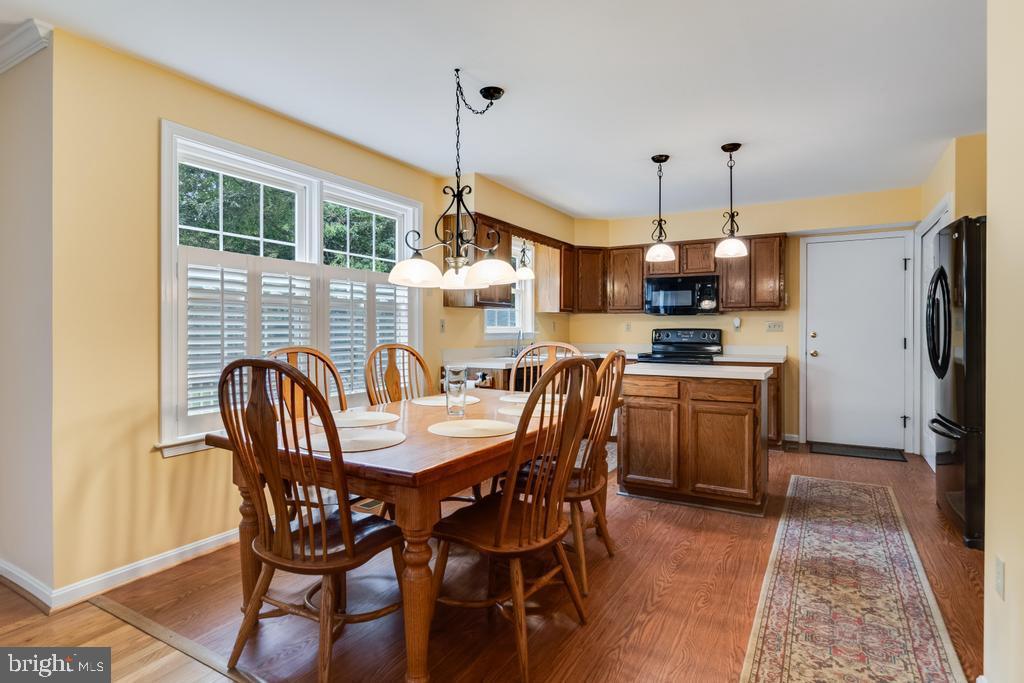 140 Morgans Ridge Road La Plata, MD 20646 - Photo 17 of 72 Plenty of table space
