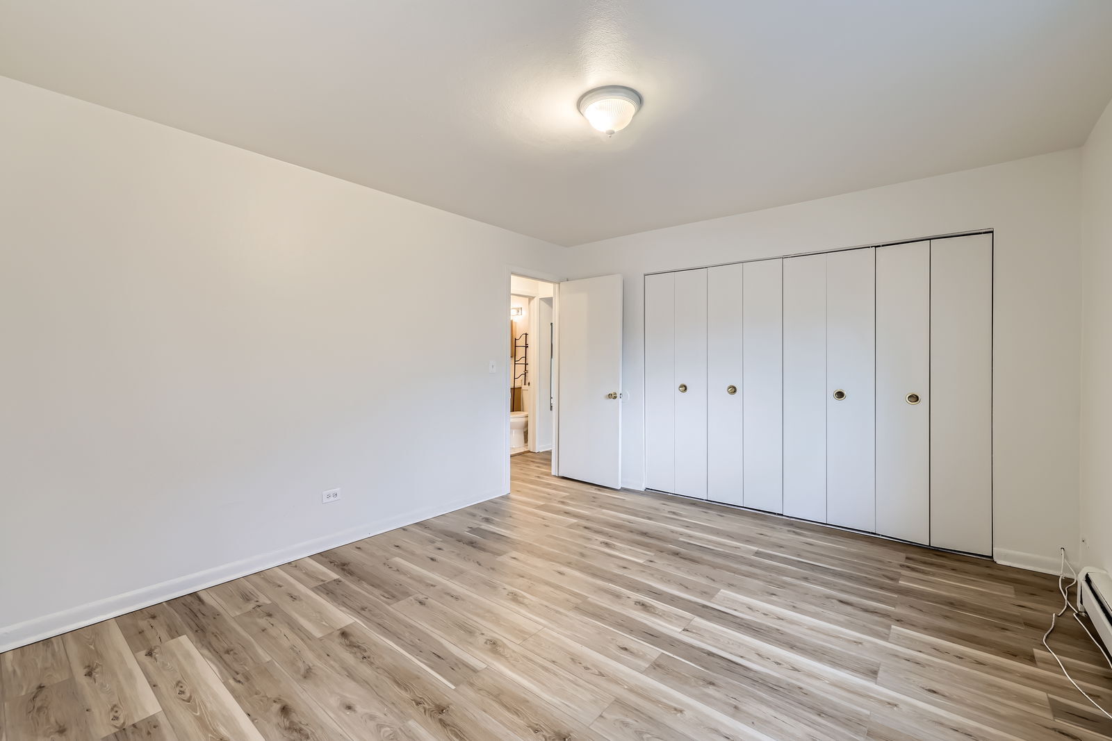 2230 South Goebbert Road, Unit 147 Arlington Heights, IL 60005 - Photo 7 of 11 a view of room