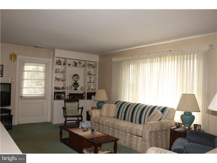 168 New Galena Road Line Lexington, PA 18932 - Photo 7 of 21 Living Room