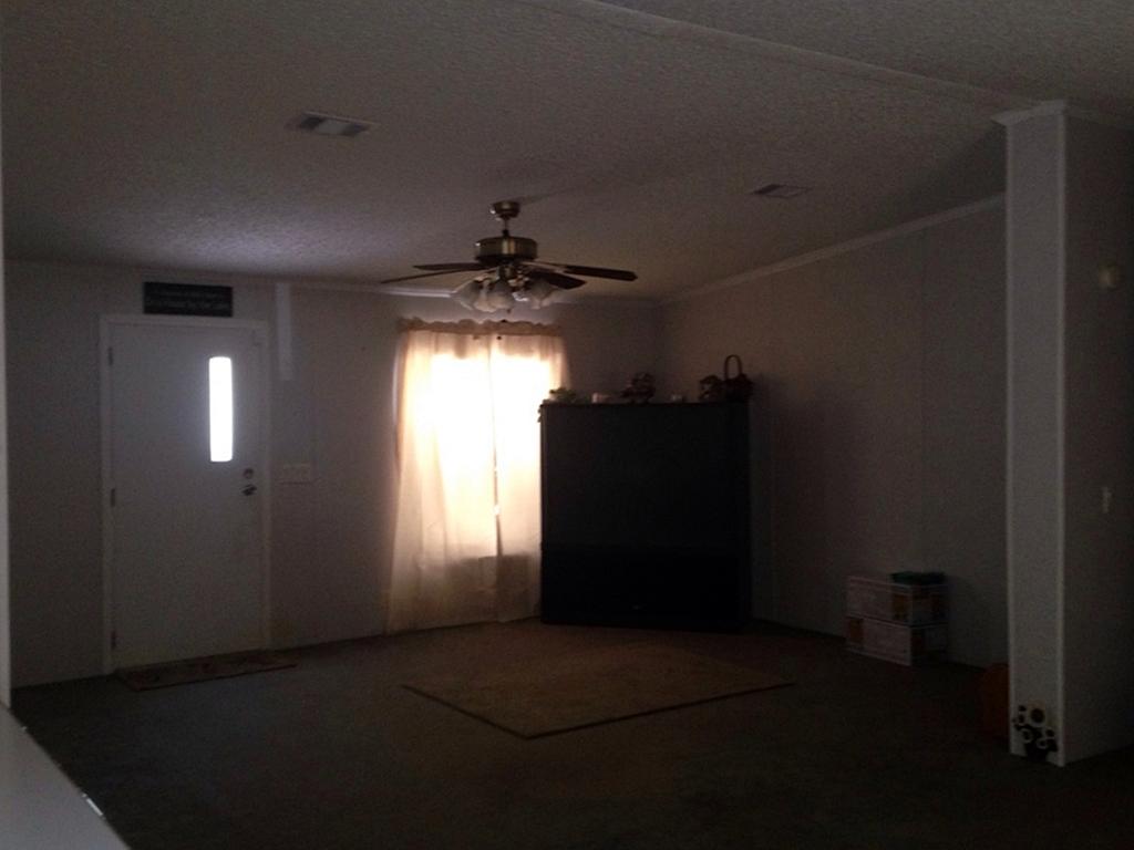 649 Stumphole Road Elloree, SC 29047 - Photo 7 of 11 Living Area