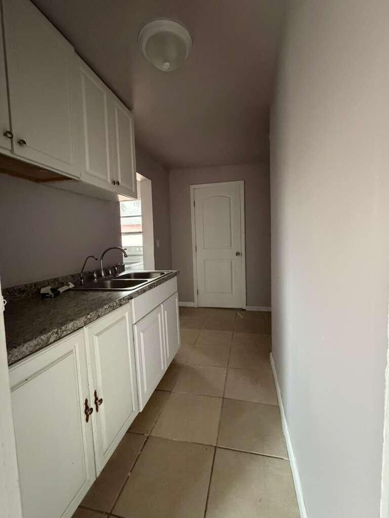 701 North 9th Street, Unit B Fort Pierce, FL 34950 - Photo 5 of 11 701 N 9 - 8