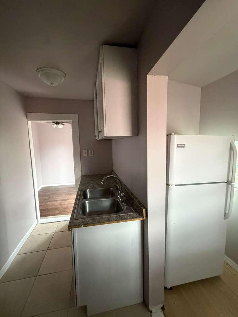 701 North 9th Street, Unit B Fort Pierce, FL 34950 - Photo 7 of 11 701 N 9 - 7