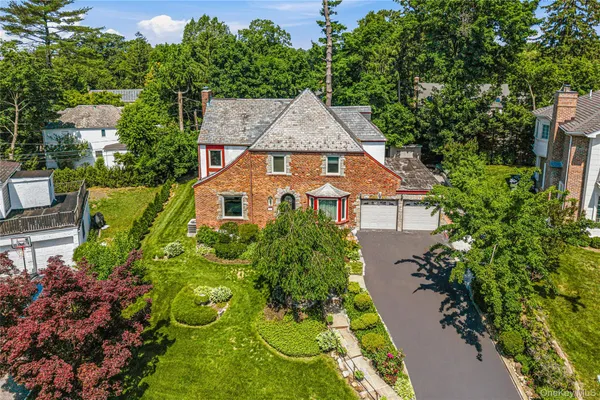 $2,295,000 | 36 Strathmore Road, Great Neck, NY 11023