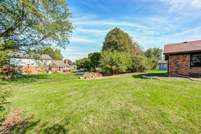 $365,000 | 1325 Sherwood Drive, Greenfield, IN 46140