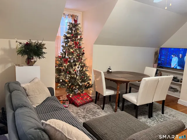 $1,950 | 28 7th Street, Stamford, CT 06905