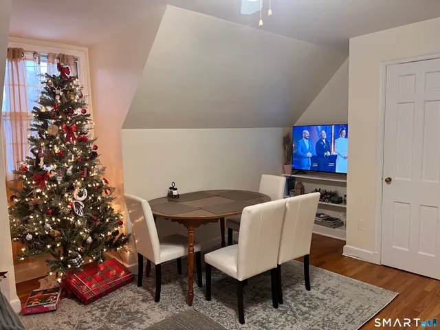 $1,950 | 28 7th Street, Stamford, CT 06905