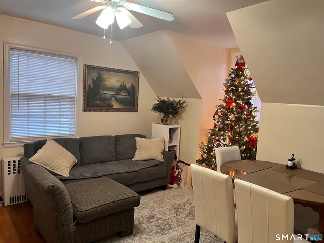 $1,950 | 28 7th Street, Stamford, CT 06905