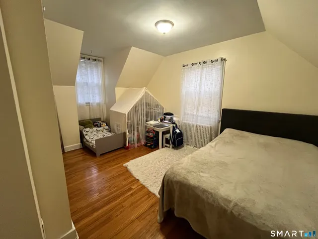 $1,950 | 28 7th Street, Stamford, CT 06905