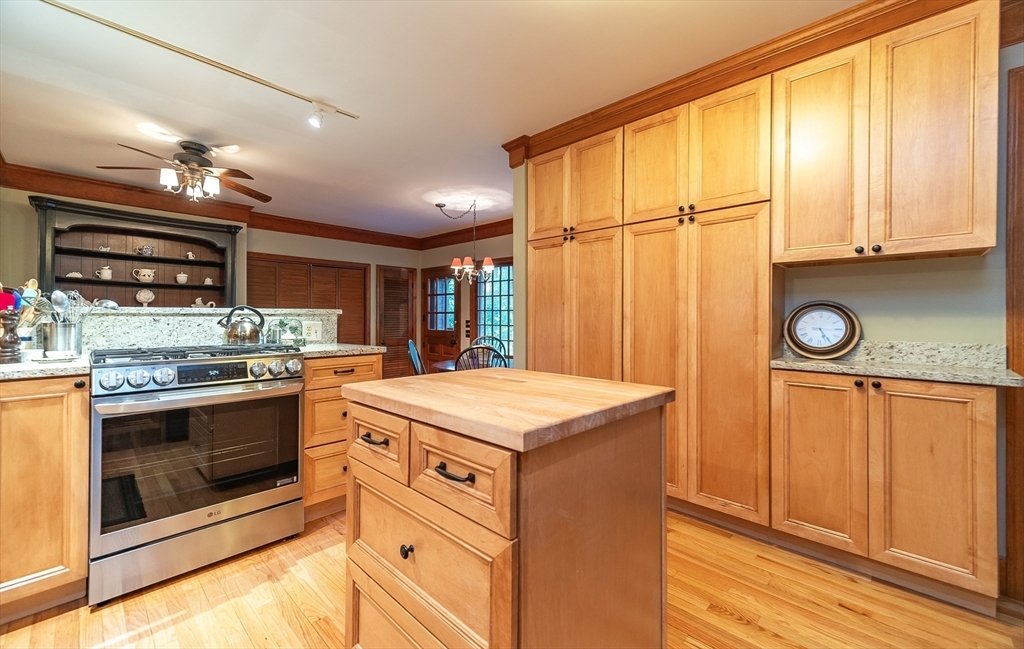 84 Greenwich Road East Longmeadow, MA 01028 - Photo 11 of 37