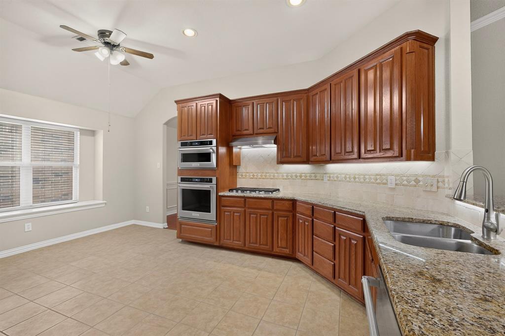 6400 Day Spring Drive The Colony, TX 75056 - Photo 10 of 39