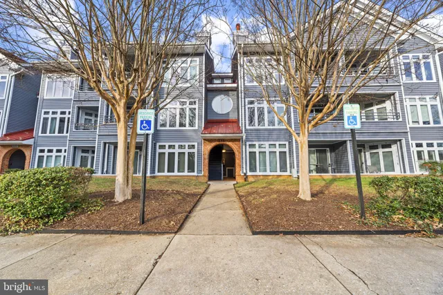 $2,195 | 1127 Lake Heron Drive, Unit 1A, Annapolis, MD 21403