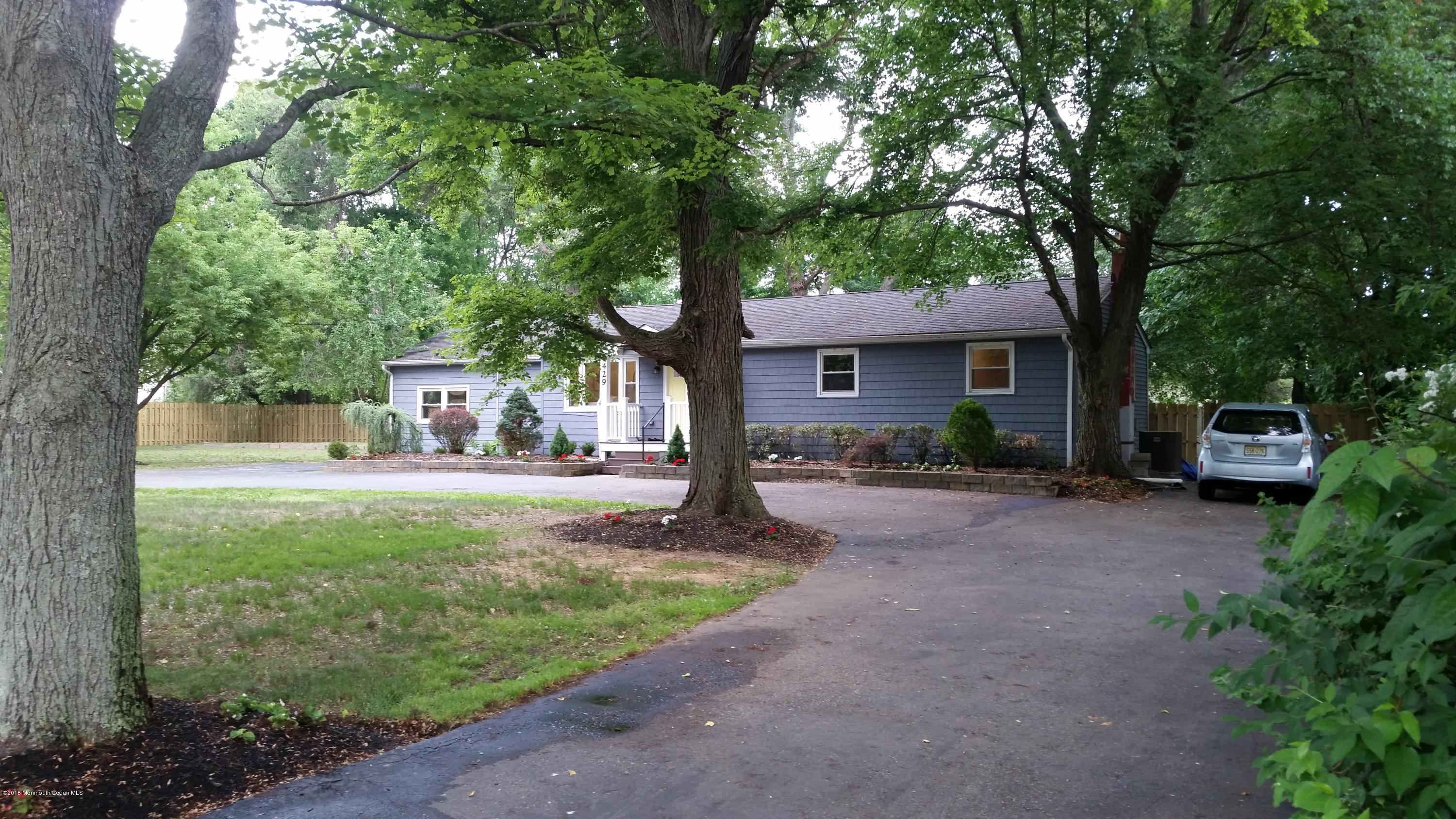 429 Gordons Corner Road Manalapan, NJ 07726 - Photo 2 of 26 Horseshoe drive