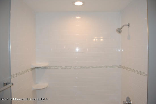 429 Gordons Corner Road Manalapan, NJ 07726 - Photo 17 of 26 tub detail