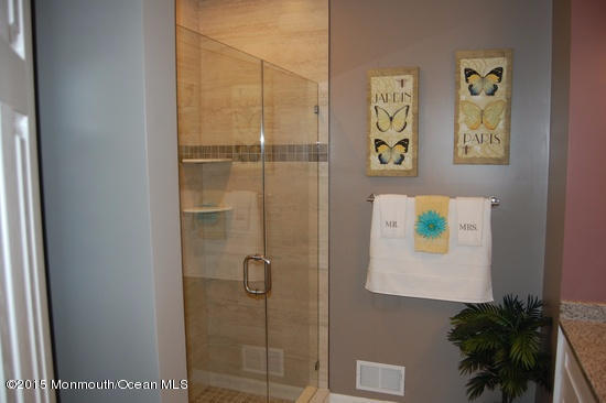 429 Gordons Corner Road Manalapan, NJ 07726 - Photo 9 of 26 Master bath