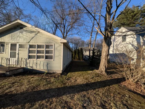 $1,600 | 44 Barrington Road, Unit 1, Longmeadow, MA 01106