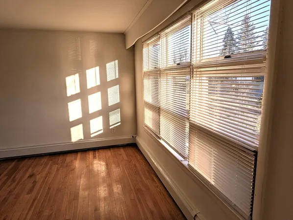 $1,600 | 44 Barrington Road, Unit 1, Longmeadow, MA 01106