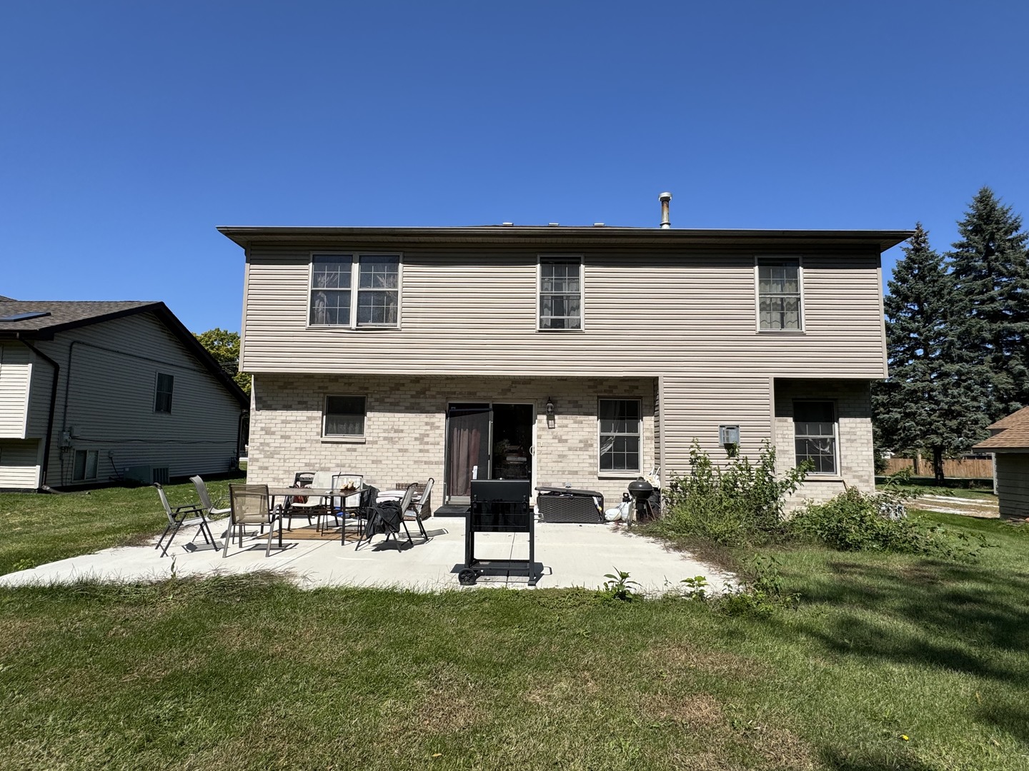 3831 West 154th Street Markham, IL 60428 - Photo 20 of 24 a house view with a garden space