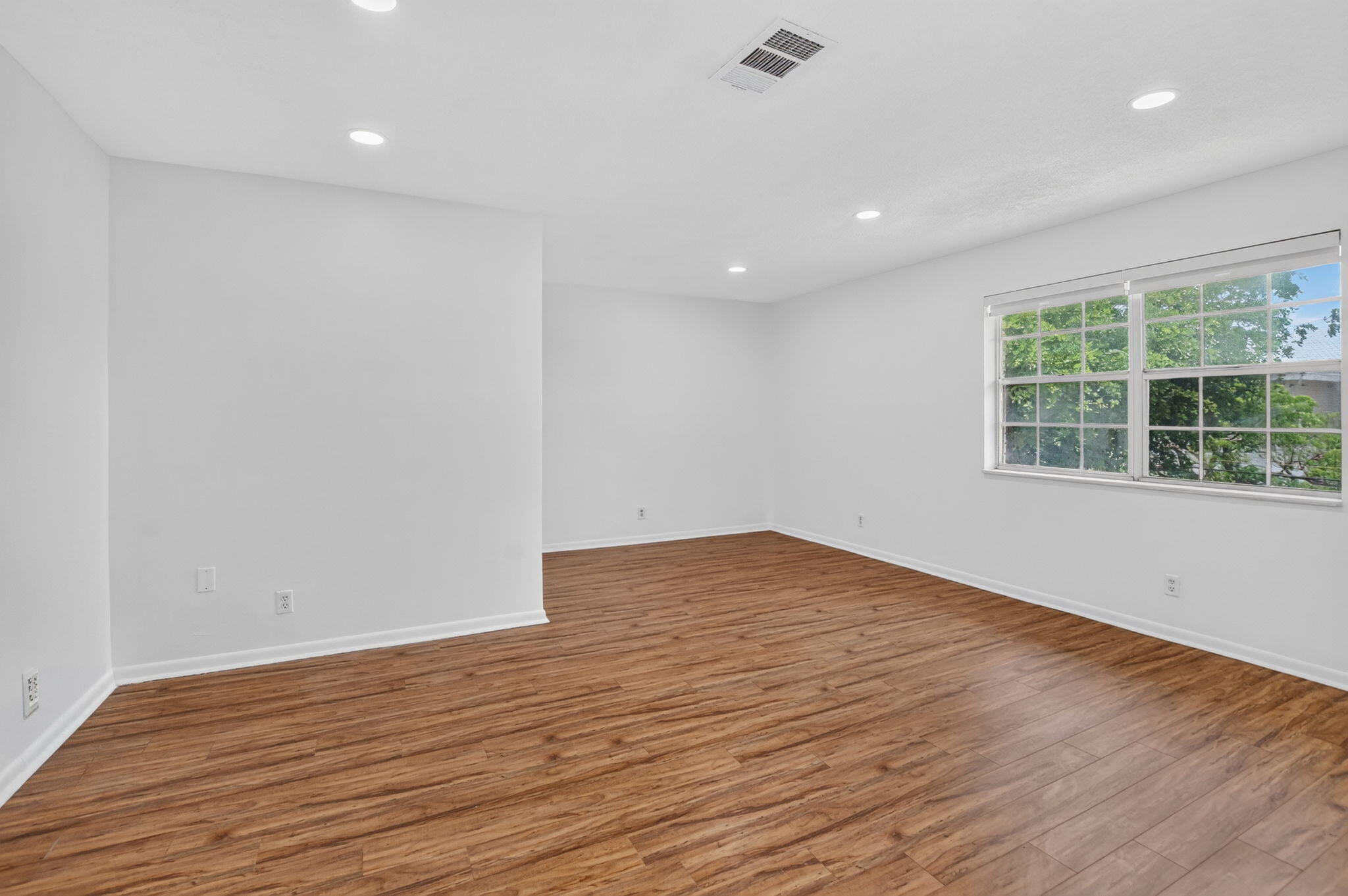 298 Southwest 6th Street, Unit 204 Boca Raton, FL 33432 - Photo 5 of 18 5-web-or-mls-DSC_3113