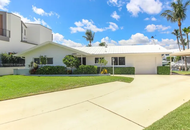 $4,400,000 | 19125 Waterway Road, Jupiter, FL 33469