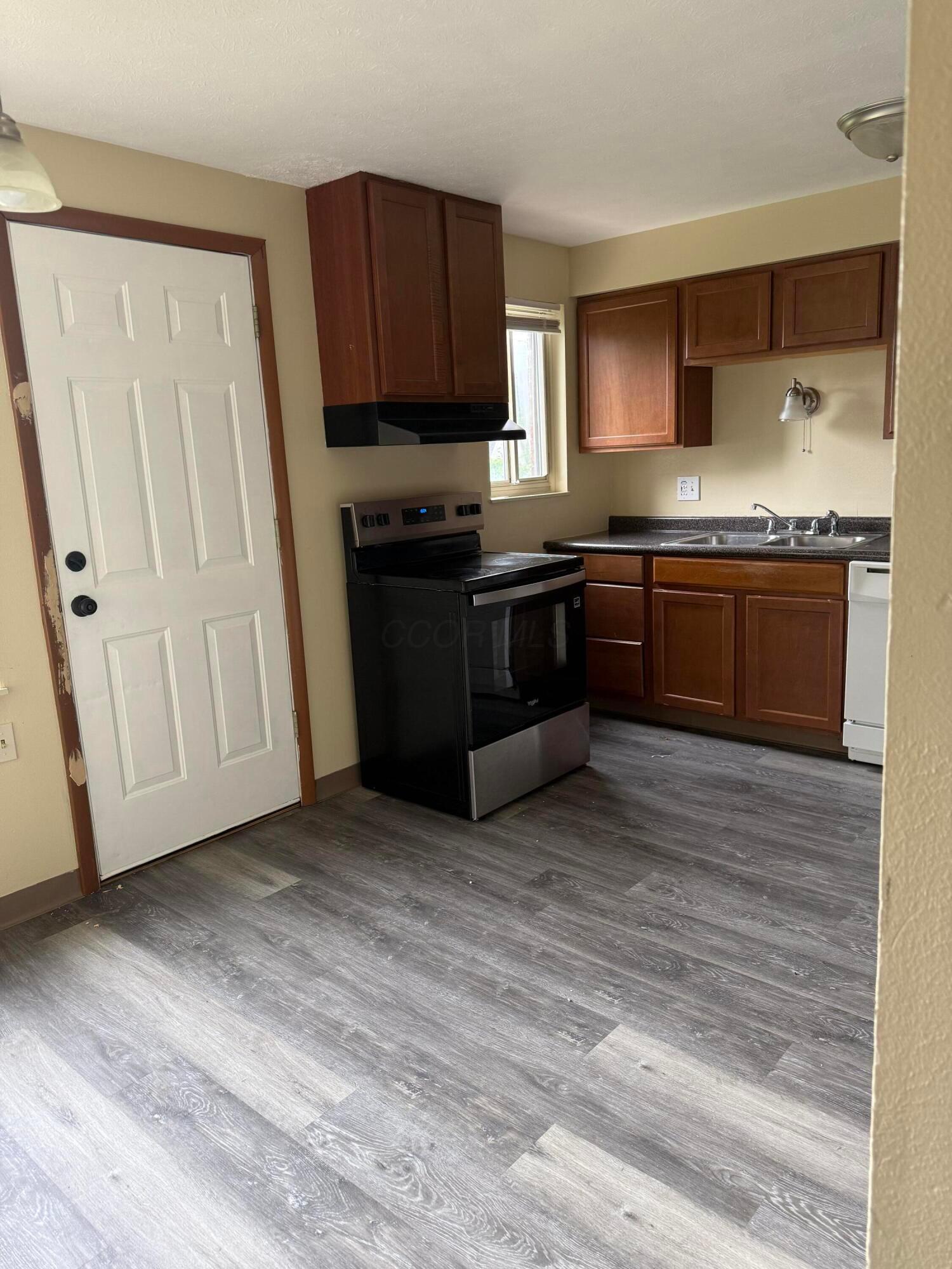 1759 Lonsdale Road, Unit C Columbus, OH 43232 - Photo 7 of 12 Lonsdale_7