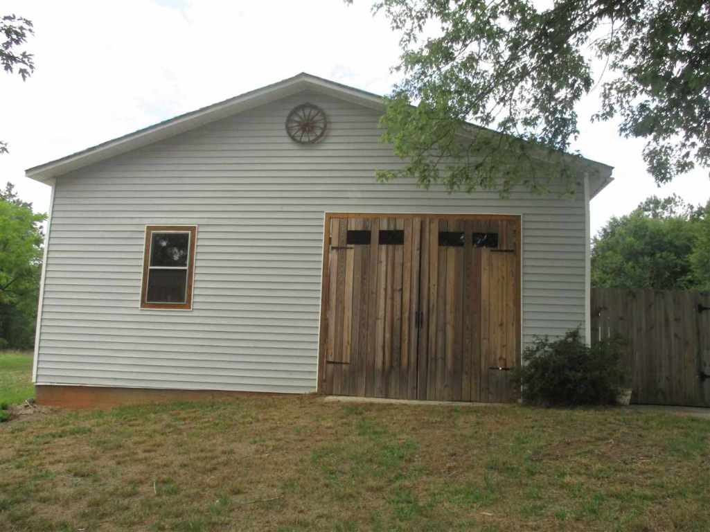 221 Stephens Road Pickens, SC 29671 - Photo 3 of 21