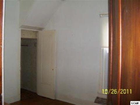 1960 North Meridian Road Hudson, MI 49247 - Photo 5 of 10 20026782-4.JPG